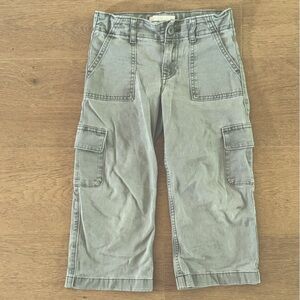 Girls Abercrombie high rise wide leg jeans size 5-6 short. Green
